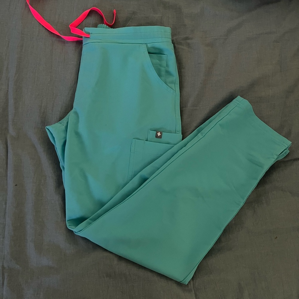 Figs Yola skinny scrub pants in neon blue